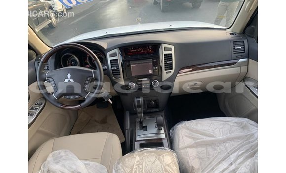 Comprar Importar Mitsubishi Pajero Preto Carro em Import - Dubai em Bengo Province Comprar Importar Mitsubishi Pajero Preto Carro em Import - Dubai em Bengo Province
