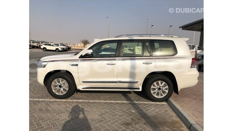 Big with watermark toyota land cruiser bengo province import dubai 7220