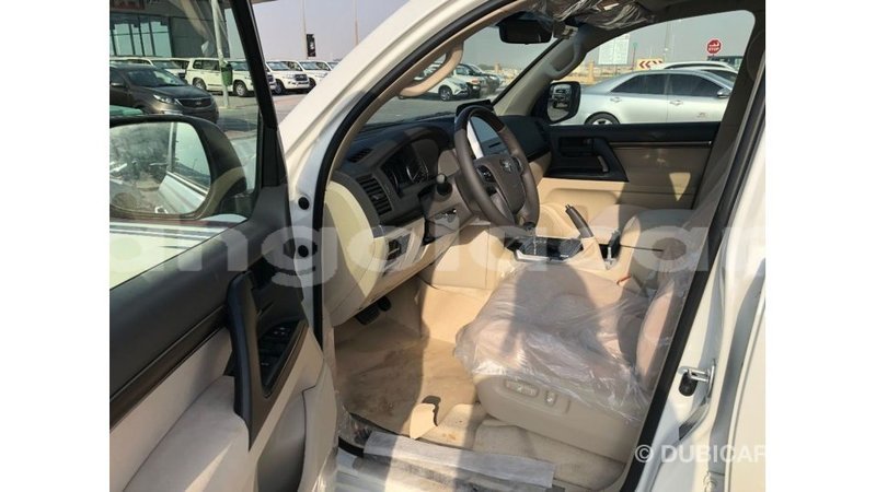 Big with watermark toyota land cruiser bengo province import dubai 7220