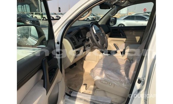 Comprar Importar Toyota Land Cruiser Branco Carro em Import - Dubai em Bengo Province Comprar Importar Toyota Land Cruiser Branco Carro em Import - Dubai em Bengo Province