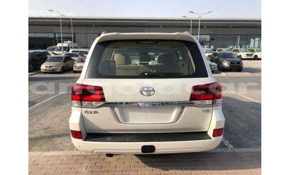 Comprar Importar Toyota Land Cruiser Branco Carro em Import - Dubai em Bengo Province Comprar Importar Toyota Land Cruiser Branco Carro em Import - Dubai em Bengo Province
