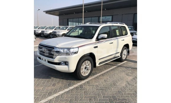 Acheter Import Voiture Toyota Land Cruiser Blanc à Import - Dubai, Province de Bengo Acheter Import Voiture Toyota Land Cruiser Blanc à Import - Dubai, Province de Bengo