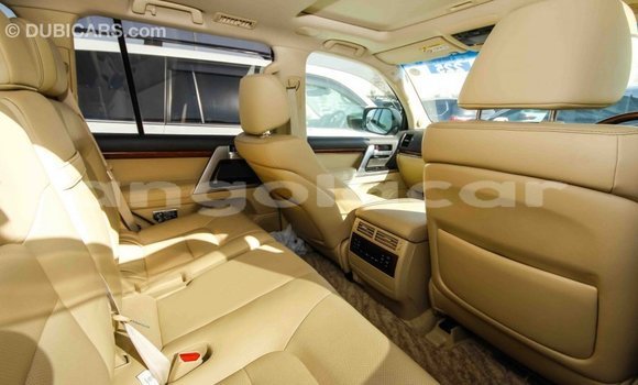 Comprar Importar Toyota Land Cruiser Branco Carro em Import - Dubai em Bengo Province Comprar Importar Toyota Land Cruiser Branco Carro em Import - Dubai em Bengo Province