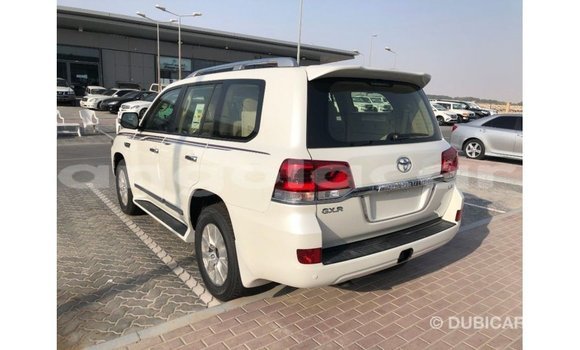Acheter Import Voiture Toyota Land Cruiser Blanc à Import - Dubai, Province de Bengo Acheter Import Voiture Toyota Land Cruiser Blanc à Import - Dubai, Province de Bengo