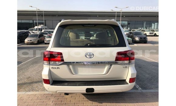 Acheter Import Voiture Toyota Land Cruiser Blanc à Import - Dubai, Province de Bengo Acheter Import Voiture Toyota Land Cruiser Blanc à Import - Dubai, Province de Bengo