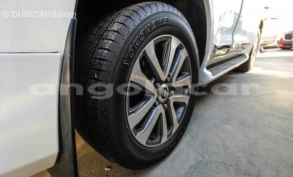 Comprar Importar Toyota Land Cruiser Branco Carro em Import - Dubai em Bengo Province Comprar Importar Toyota Land Cruiser Branco Carro em Import - Dubai em Bengo Province