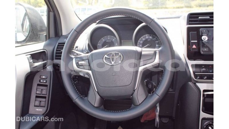 Big with watermark toyota hilux bengo province import dubai 7223