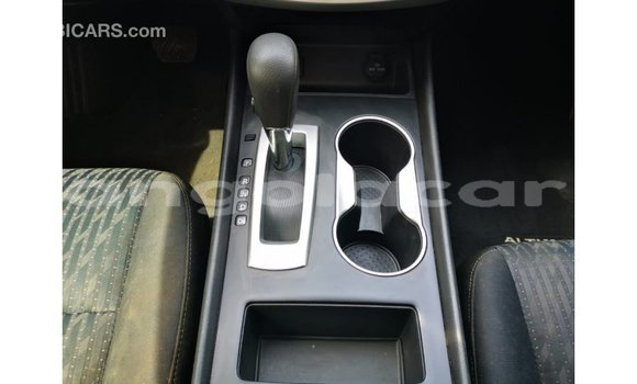 Acheter Import Voiture Nissan Altima Noir à Import - Dubai, Province de Bengo Acheter Import Voiture Nissan Altima Noir à Import - Dubai, Province de Bengo