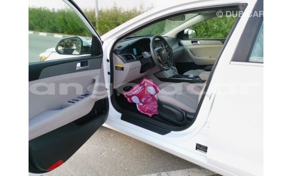 Acheter Import Voiture Hyundai Sonata Blanc à Import - Dubai, Province de Bengo Acheter Import Voiture Hyundai Sonata Blanc à Import - Dubai, Province de Bengo