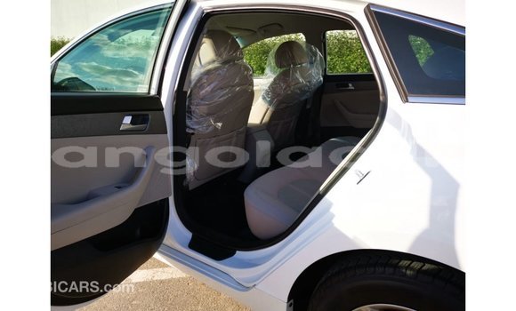 Acheter Import Voiture Hyundai Sonata Blanc à Import - Dubai, Province de Bengo Acheter Import Voiture Hyundai Sonata Blanc à Import - Dubai, Province de Bengo