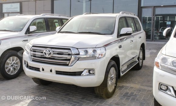Comprar Importar Toyota Land Cruiser Branco Carro em Import - Dubai em Bengo Province Comprar Importar Toyota Land Cruiser Branco Carro em Import - Dubai em Bengo Province