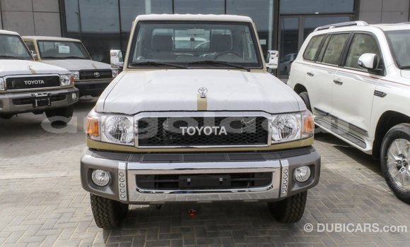 Comprar Importar Toyota Land Cruiser Bege Carro em Import - Dubai em Bengo Province Comprar Importar Toyota Land Cruiser Bege Carro em Import - Dubai em Bengo Province