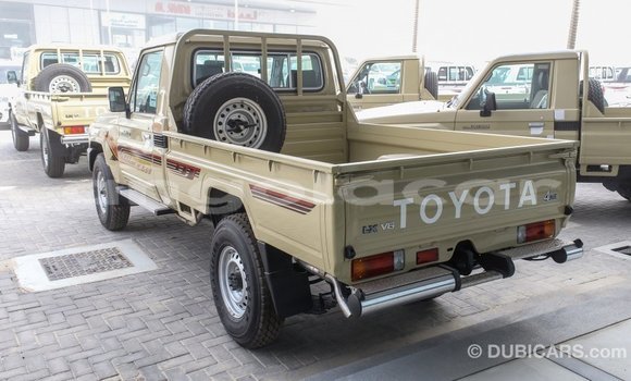 Acheter Import Voiture Toyota Land Cruiser Beige à Import - Dubai, Province de Bengo Acheter Import Voiture Toyota Land Cruiser Beige à Import - Dubai, Province de Bengo