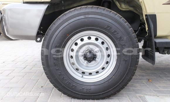 Acheter Import Voiture Toyota Land Cruiser Beige à Import - Dubai, Province de Bengo Acheter Import Voiture Toyota Land Cruiser Beige à Import - Dubai, Province de Bengo