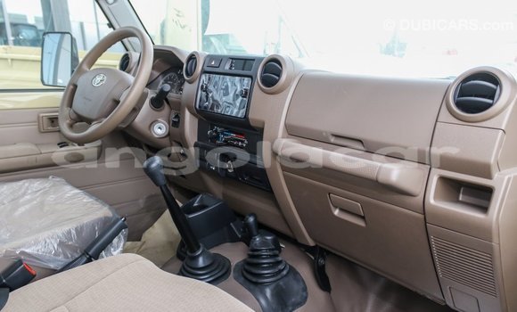 Acheter Import Voiture Toyota Land Cruiser Beige à Import - Dubai, Province de Bengo Acheter Import Voiture Toyota Land Cruiser Beige à Import - Dubai, Province de Bengo