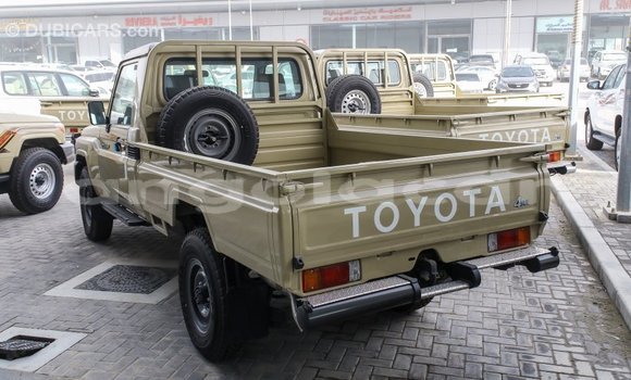 Acheter Import Voiture Toyota Land Cruiser Beige à Import - Dubai, Province de Bengo Acheter Import Voiture Toyota Land Cruiser Beige à Import - Dubai, Province de Bengo