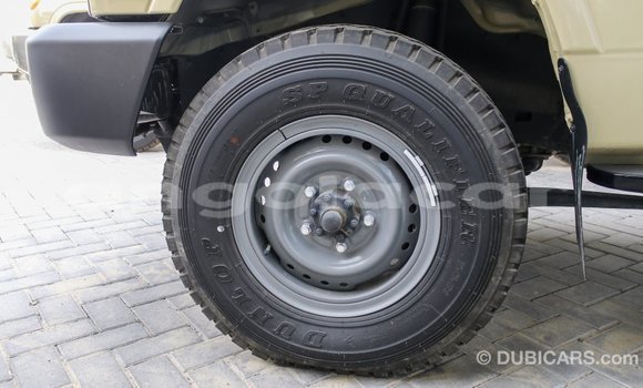 Acheter Import Voiture Toyota Land Cruiser Beige à Import - Dubai, Province de Bengo Acheter Import Voiture Toyota Land Cruiser Beige à Import - Dubai, Province de Bengo