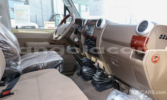 Acheter Import Voiture Toyota Land Cruiser Beige à Import - Dubai, Province de Bengo Acheter Import Voiture Toyota Land Cruiser Beige à Import - Dubai, Province de Bengo
