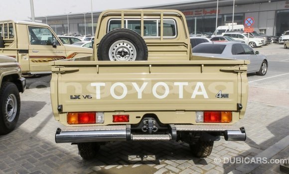 Acheter Import Voiture Toyota Land Cruiser Beige à Import - Dubai, Province de Bengo Acheter Import Voiture Toyota Land Cruiser Beige à Import - Dubai, Province de Bengo