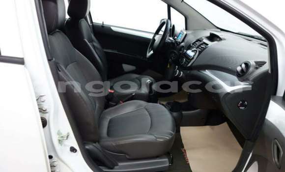 Acheter Neuf Voiture Chevrolet spark Blanc à Luanda, Province de Luanda Acheter Neuf Voiture Chevrolet spark Blanc à Luanda, Province de Luanda