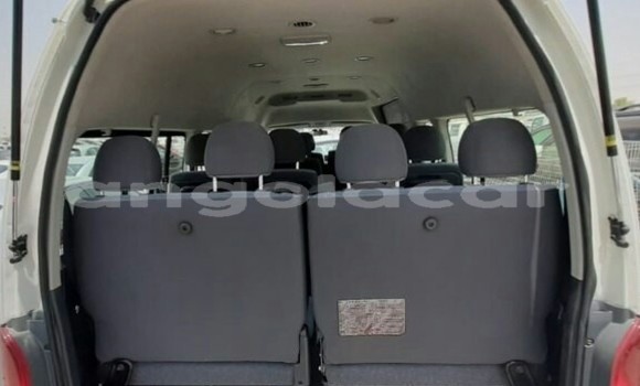 Comprar Usado Toyota Hiace Branco Carro em Luanda em Luanda Province Comprar Usado Toyota Hiace Branco Carro em Luanda em Luanda Province