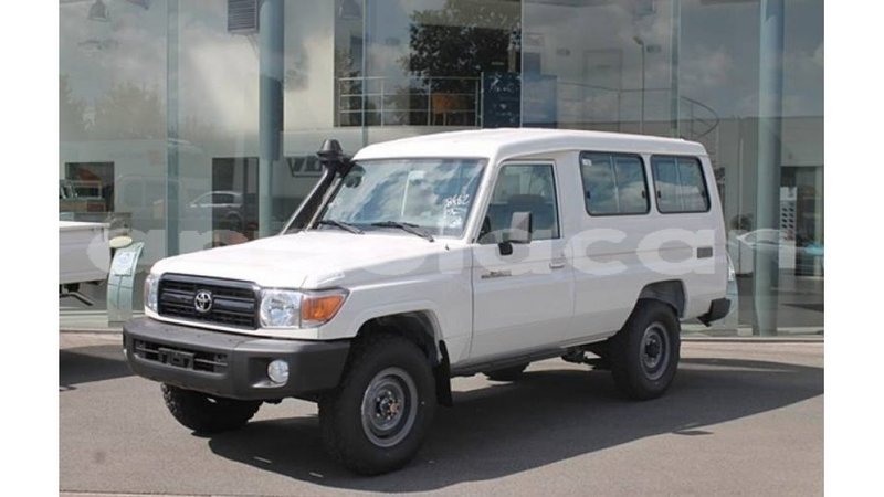 Big with watermark toyota land cruiser bengo province import dubai 7263