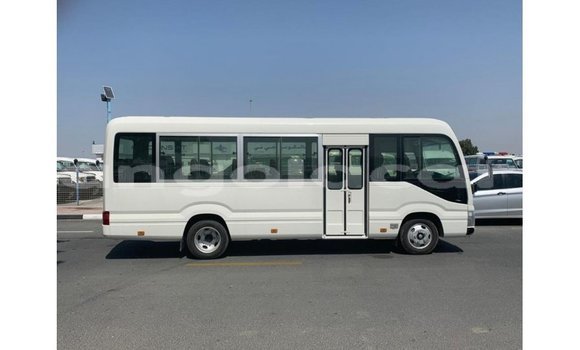 Comprar Importar Toyota Coaster Branco Carro em Import - Dubai em Bengo Province Comprar Importar Toyota Coaster Branco Carro em Import - Dubai em Bengo Province