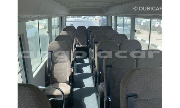 Comprar Importar Toyota Coaster Branco Carro em Import - Dubai em Bengo Province Comprar Importar Toyota Coaster Branco Carro em Import - Dubai em Bengo Province