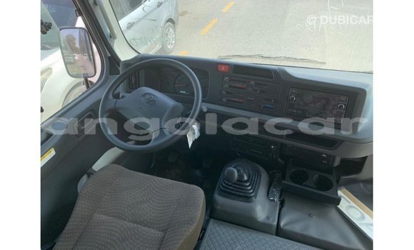 Comprar Importar Toyota Coaster Branco Carro em Import - Dubai em Bengo Province Comprar Importar Toyota Coaster Branco Carro em Import - Dubai em Bengo Province
