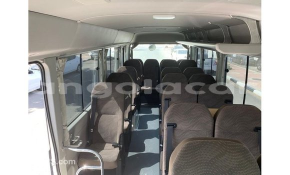 Comprar Importar Toyota Coaster Branco Carro em Import - Dubai em Bengo Province Comprar Importar Toyota Coaster Branco Carro em Import - Dubai em Bengo Province