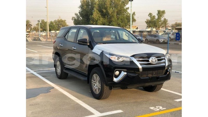 Big with watermark toyota fortuner bengo province import dubai 7303