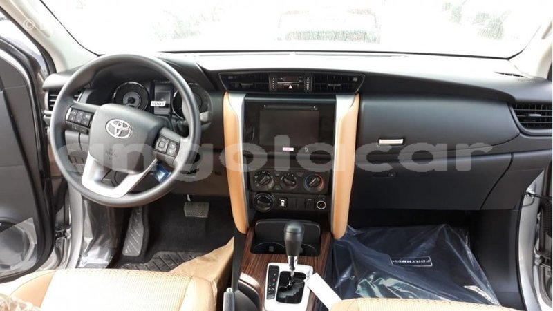 Big with watermark toyota fortuner bengo province import dubai 7303