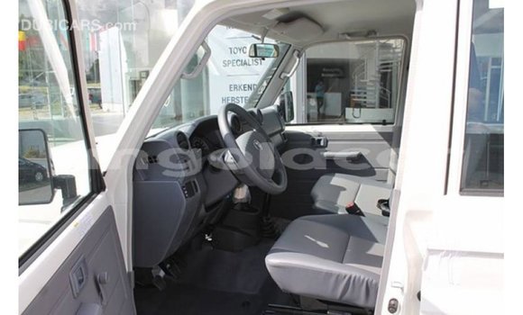 Buy Import Toyota Land Cruiser White Car in Import - Dubai in Bengo Province Buy Import Toyota Land Cruiser White Car in Import - Dubai in Bengo Province