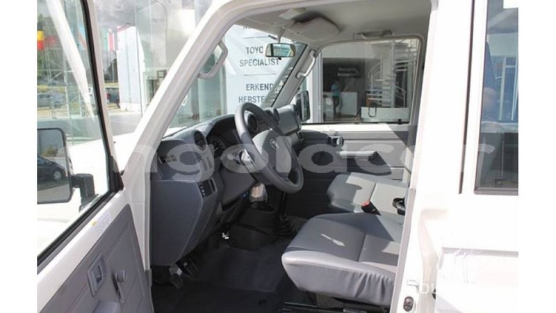 Big with watermark toyota land cruiser bengo province import dubai 7347