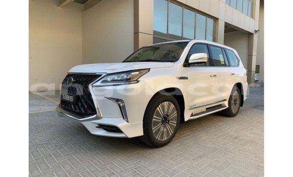 Comprar Importar Lexus LX Branco Carro em Import - Dubai em Bengo Province Comprar Importar Lexus LX Branco Carro em Import - Dubai em Bengo Province