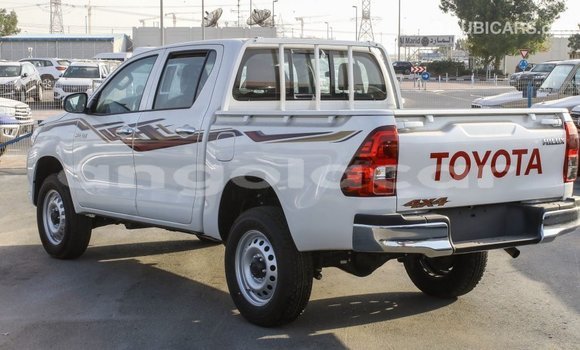 Buy Import Toyota Hilux White Car in Import - Dubai in Bengo Province Buy Import Toyota Hilux White Car in Import - Dubai in Bengo Province
