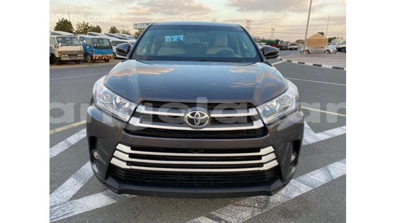 Big with watermark toyota highlander bengo province import dubai 7400