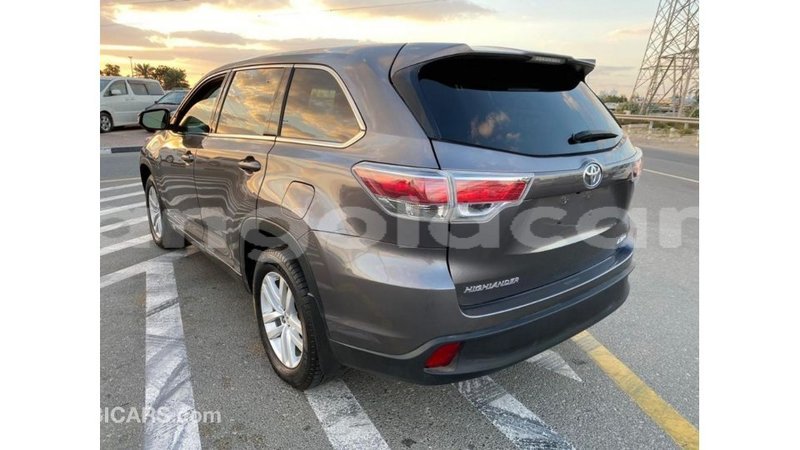Big with watermark toyota highlander bengo province import dubai 7400