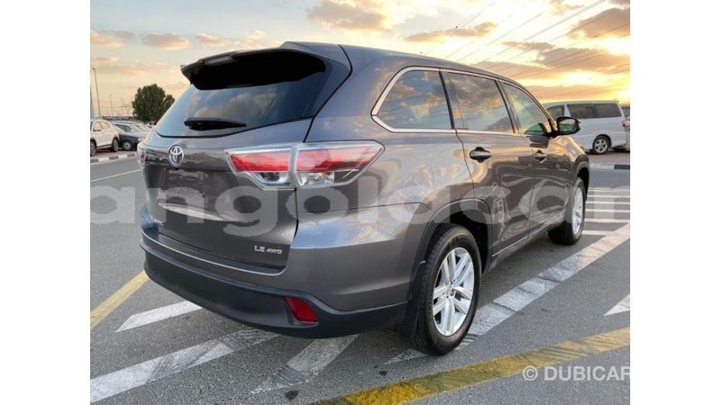 Big with watermark toyota highlander bengo province import dubai 7400