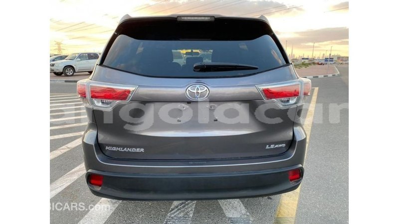 Big with watermark toyota highlander bengo province import dubai 7400