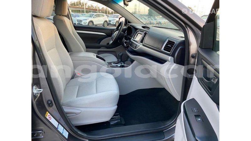 Big with watermark toyota highlander bengo province import dubai 7400