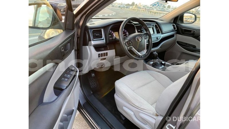 Big with watermark toyota highlander bengo province import dubai 7400