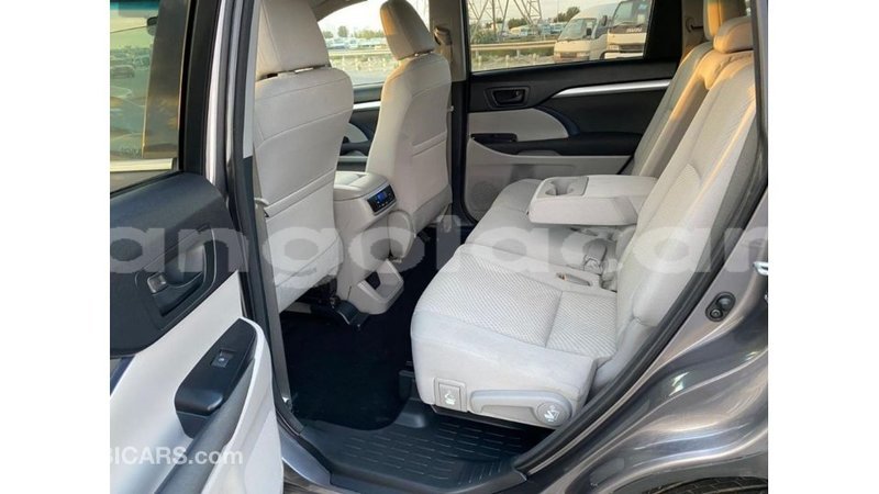 Big with watermark toyota highlander bengo province import dubai 7400