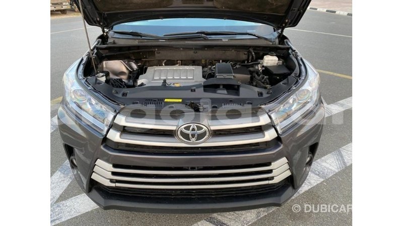 Big with watermark toyota highlander bengo province import dubai 7400