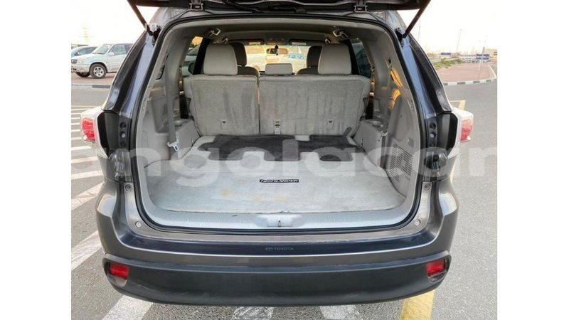 Big with watermark toyota highlander bengo province import dubai 7400