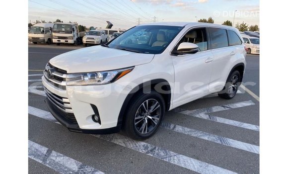 Comprar Importar Toyota Highlander Branco Carro em Import - Dubai em Bengo Province Comprar Importar Toyota Highlander Branco Carro em Import - Dubai em Bengo Province