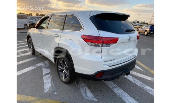 Comprar Importar Toyota Highlander Branco Carro em Import - Dubai em Bengo Province Comprar Importar Toyota Highlander Branco Carro em Import - Dubai em Bengo Province
