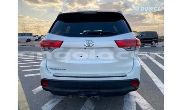 Comprar Importar Toyota Highlander Branco Carro em Import - Dubai em Bengo Province Comprar Importar Toyota Highlander Branco Carro em Import - Dubai em Bengo Province