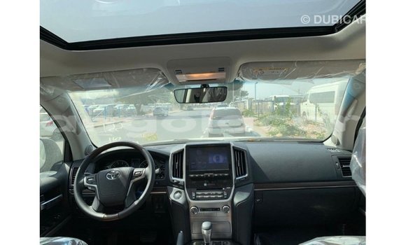 Acheter Import Voiture Toyota Land Cruiser Noir à Import - Dubai, Province de Bengo Acheter Import Voiture Toyota Land Cruiser Noir à Import - Dubai, Province de Bengo