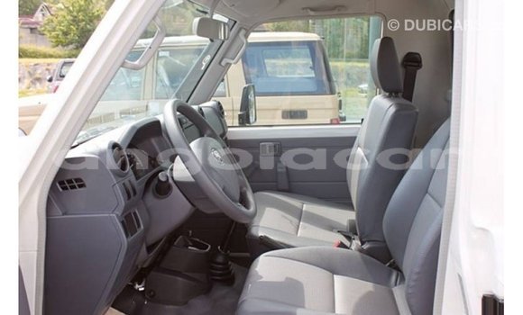 Buy Import Toyota Land Cruiser White Car in Import - Dubai in Bengo Province Buy Import Toyota Land Cruiser White Car in Import - Dubai in Bengo Province